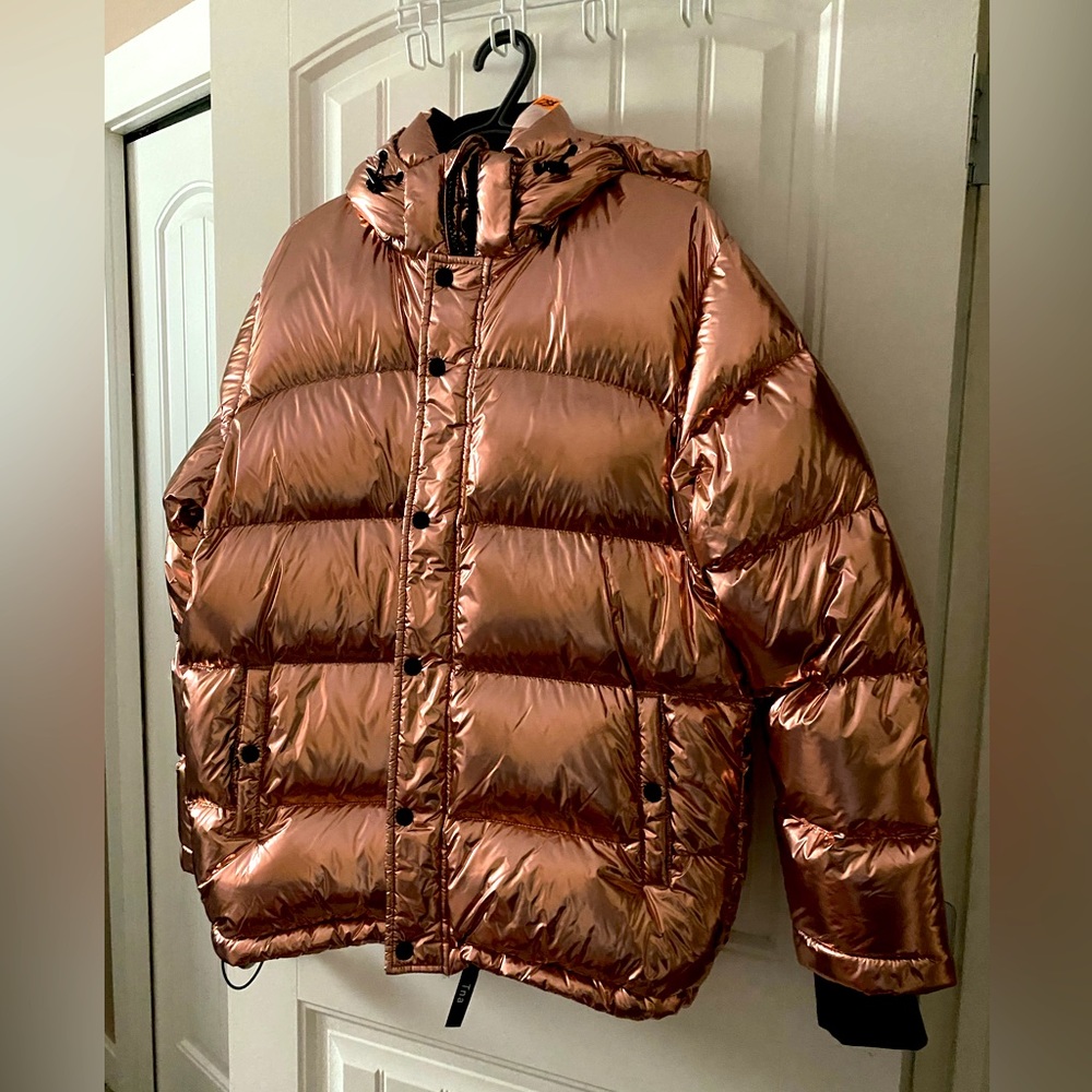 Like New! TNA Super Puff Rose Gold Chrome Size Medium.